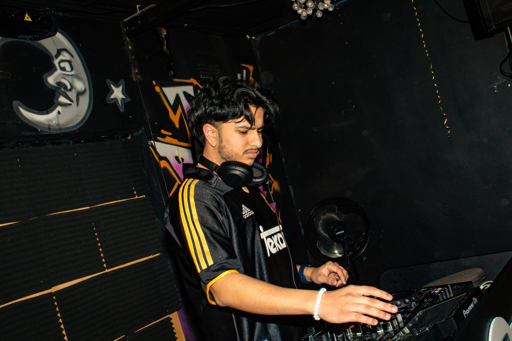 YUVI performing live at the decks